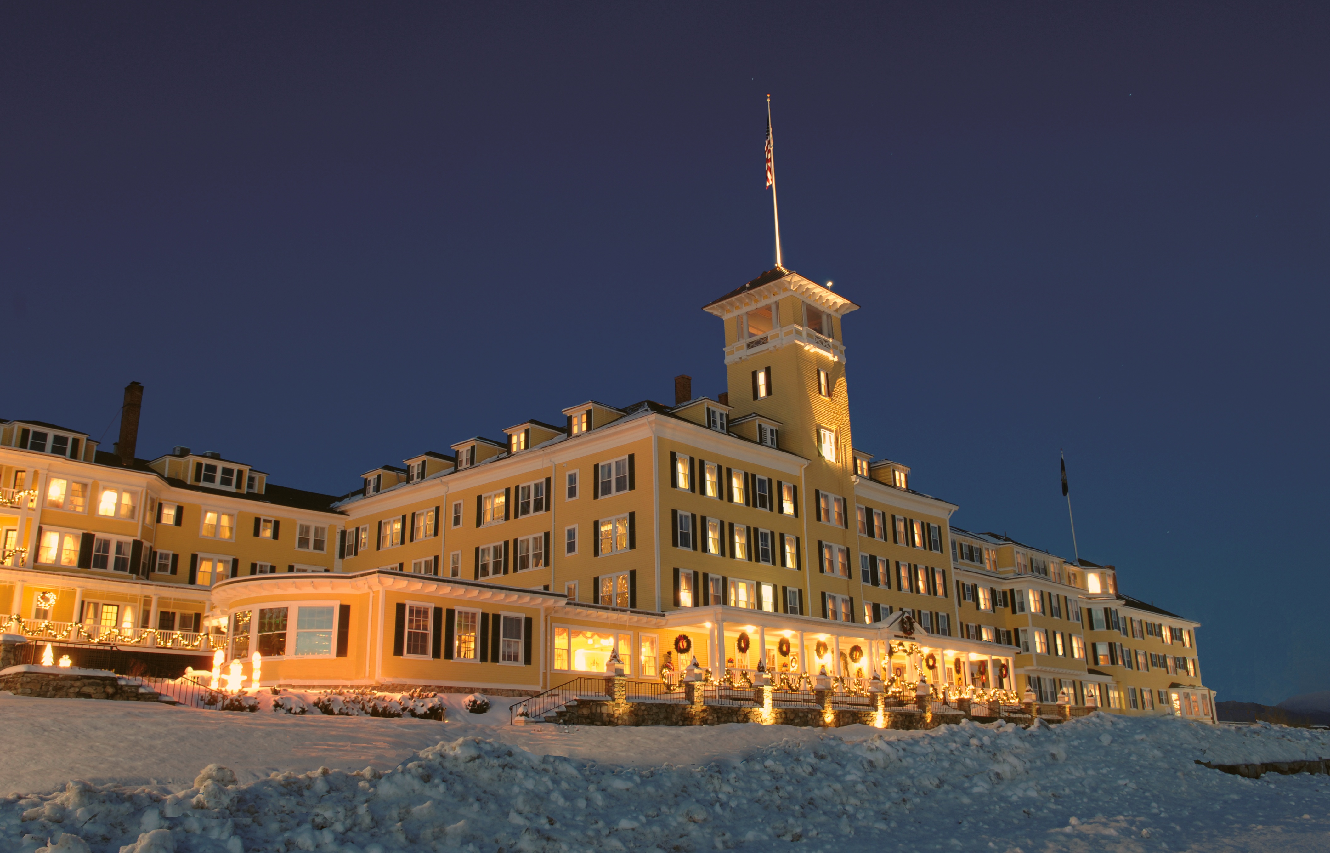 A Winter Retreat in the Heart of New Hampshire